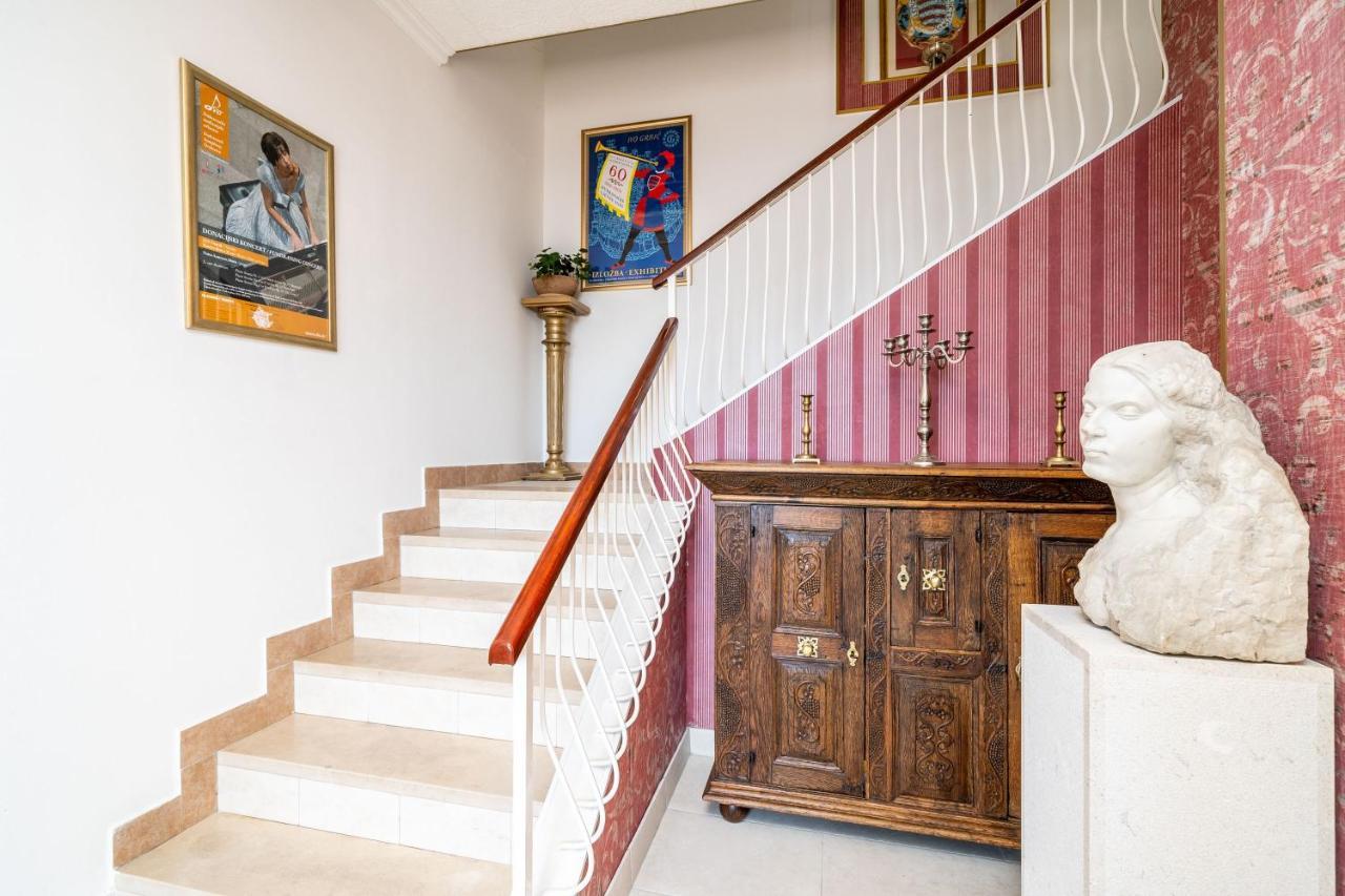Villa Adrian *
